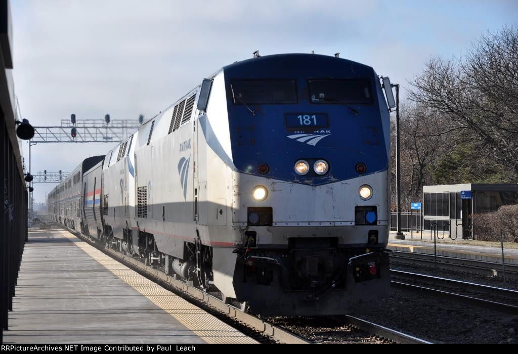 Eastbound "California Zephyr" crosses over to enter the station